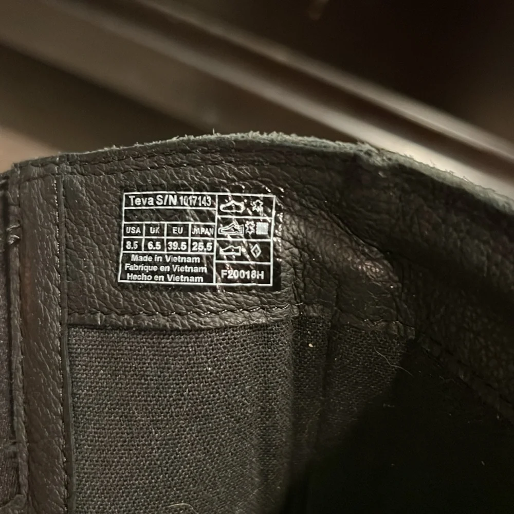 Teva waterproof boots - Picture 4 of 8